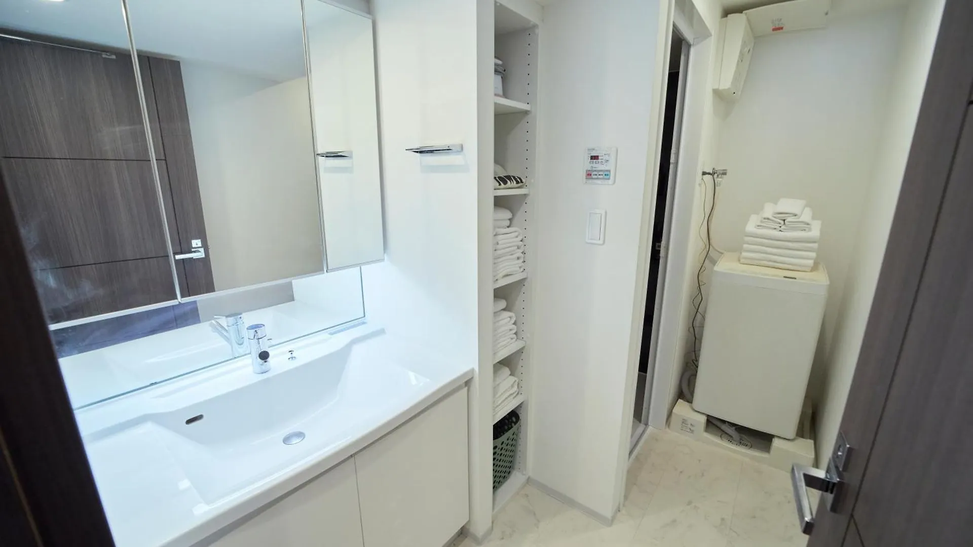 Nippori Bristol Hotel Tokyo Apartment